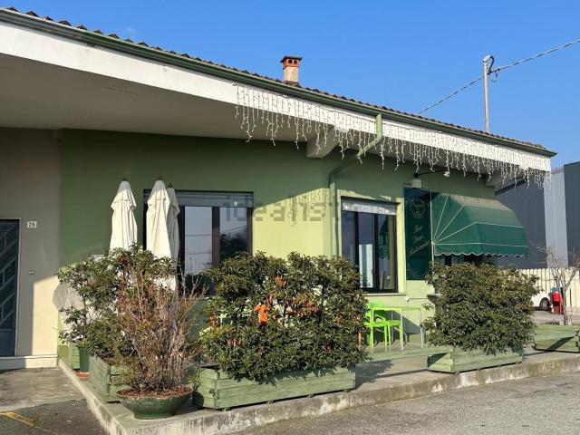 Locale in vendita di 130 m² in Via Provinciale Cuneo, 28