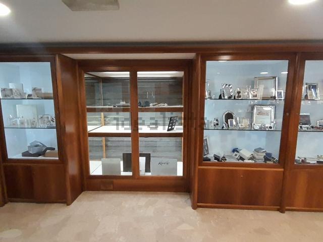 Locale in vendita di 130 m² in Via Raneiro