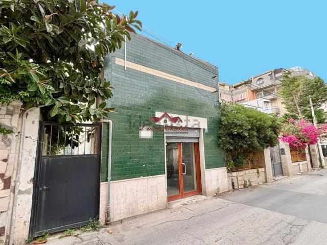 Locale in vendita di 130 m² in Via Ritelli