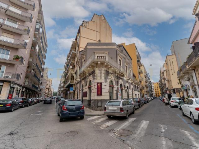 Locale in vendita di 130 m² in Via Vittorio Emanuele Orlando, 94
