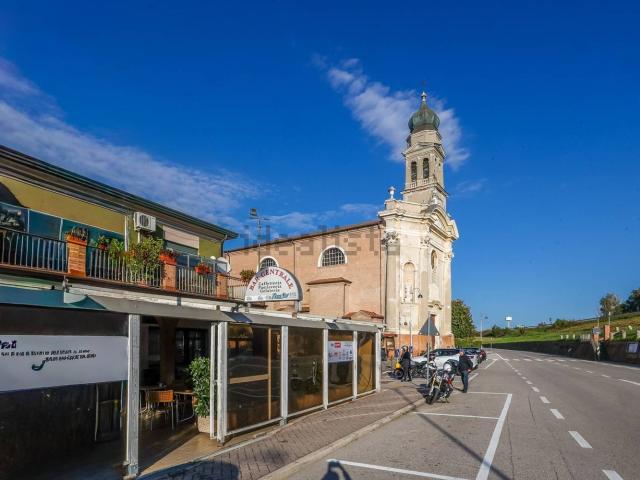 Locale in vendita di 130 m² in Via XI Novembre, 37