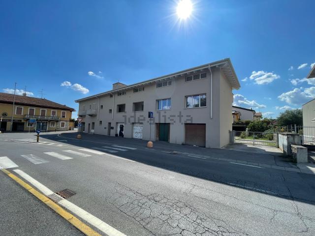 Locale in vendita di 130 m² in Via XXV Aprile