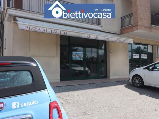 Locale in vendita di 130 m² in Viale Gran Sasso, 17