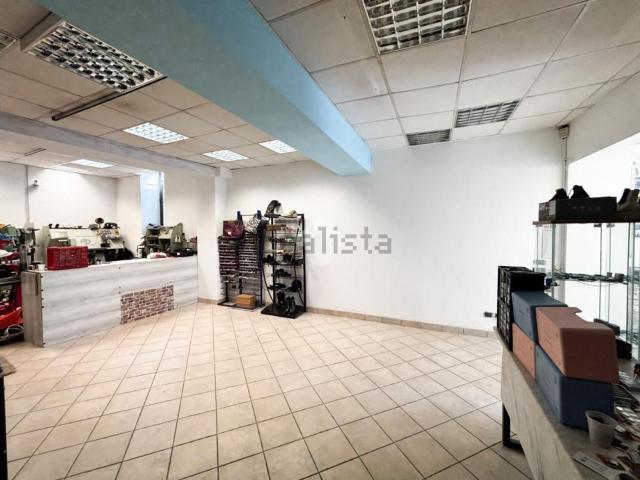 Locale in vendita di 130 m² in Largo Caleotto, 22