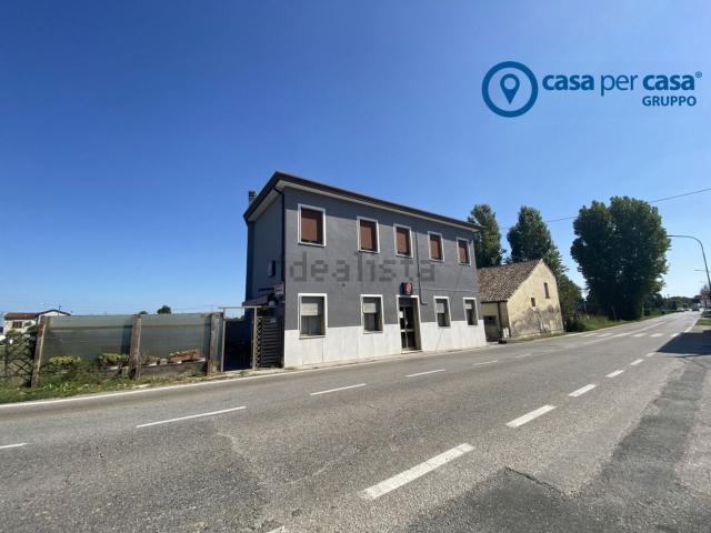 Locale in vendita di 130 m² in Località Pontinovi
