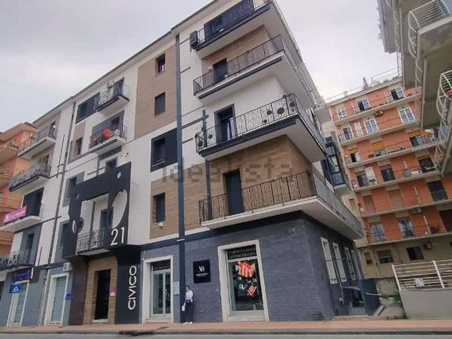 Locale in vendita di 130 m² in Lungomare Cristoforo Colombo
