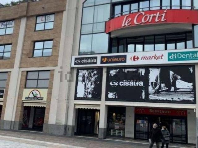Locale in vendita di 130 m² in Piazza della Repubblica