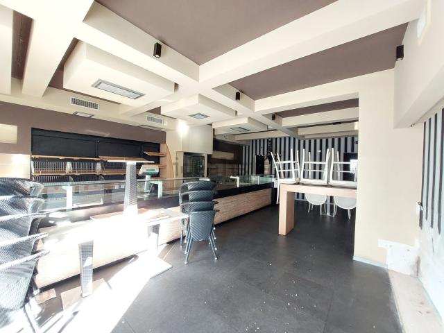 Locale in vendita di 130 m² in Piazza IV Novembre