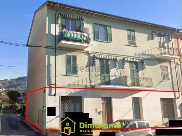 Locale in vendita di 130 m² in Piazza IV Novembre
