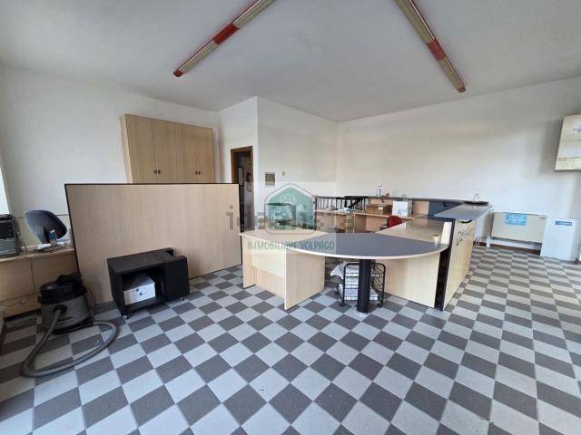 Locale in vendita di 130 m² in Piazza Oberkochen