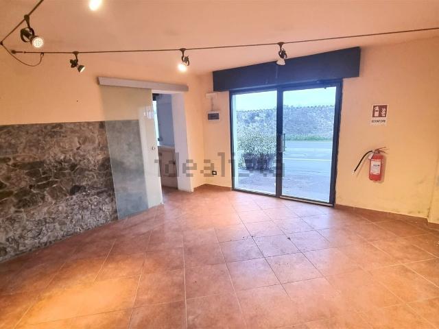Locale in vendita di 130 m² in Strada Cava in Vigatto, 222