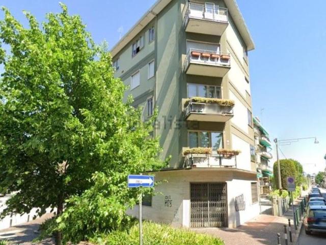 Locale in vendita di 131 m² in Via Guglielmo Oberdan, 1