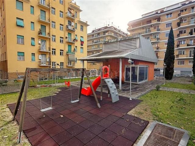 Locale in vendita di 131 m² in Via Luigi Rava