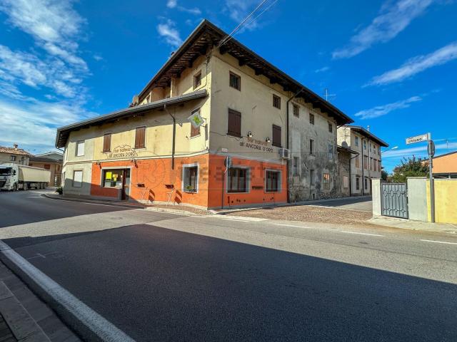 Locale in vendita di 131 m² in Via Risano, 5
