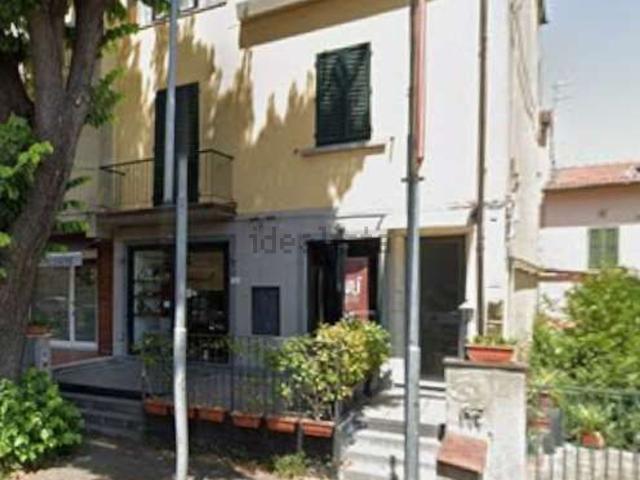 Locale in vendita di 131 m² in Strada Statale Fiorentina, 51