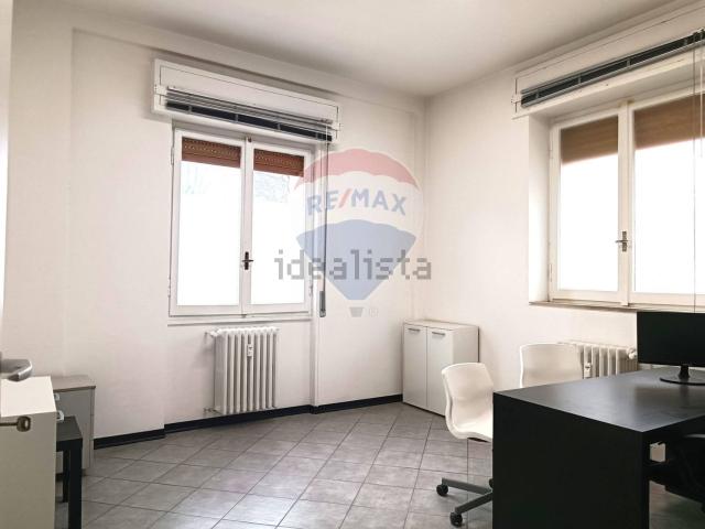 Locale in vendita di 132 m² in Via Gaio Valerio Catullo, 8