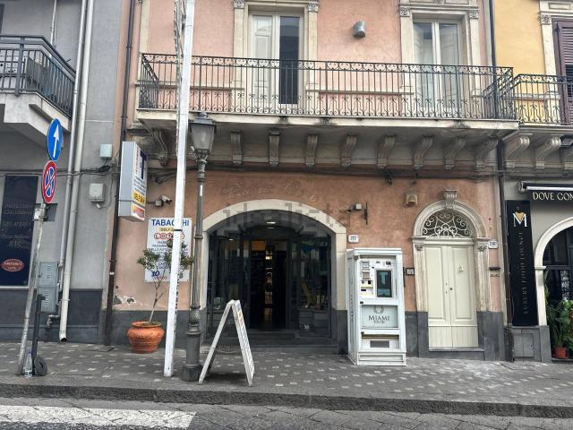 Locale in vendita di 132 m² in Via Roma, 212