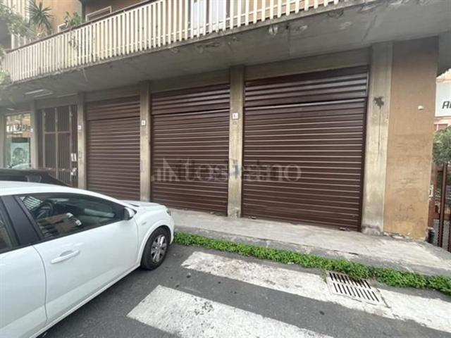 Locale in vendita di 132 m² in Via Rosso di San Secondo