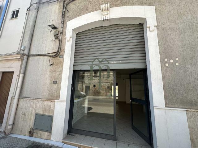 Locale in vendita di 133 m² in Corso Umberto I, 98