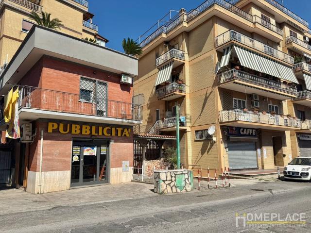 Locale in vendita di 134 m² in Via di Torrenova, 85