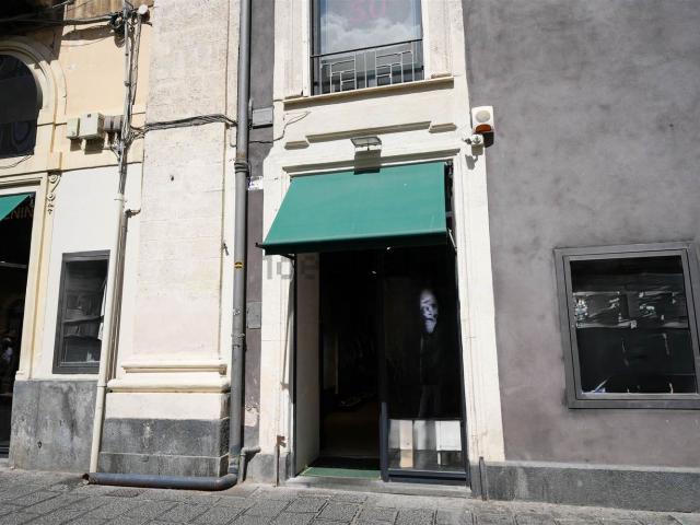 Locale in vendita di 134 m² in Via Etnea