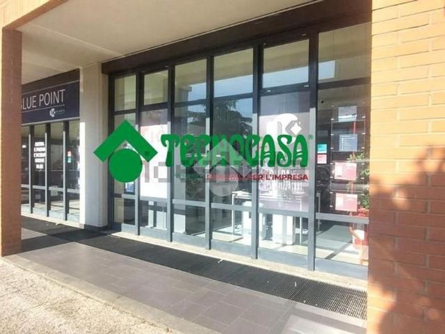 Locale in vendita di 134 m² in Via Umbria, 36