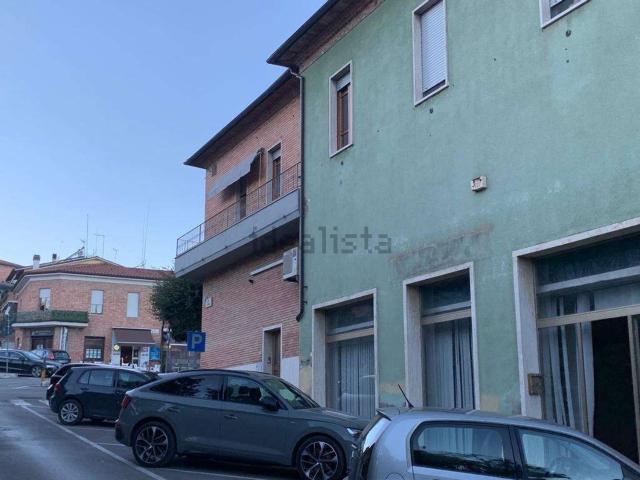 Locale in vendita di 135 m² in Via A. Grassi, 32