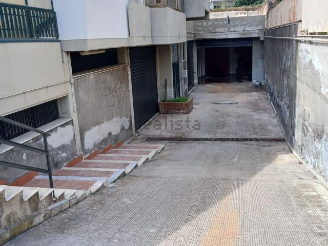 Locale in vendita di 135 m² in Via Antonio Gramsci, 4