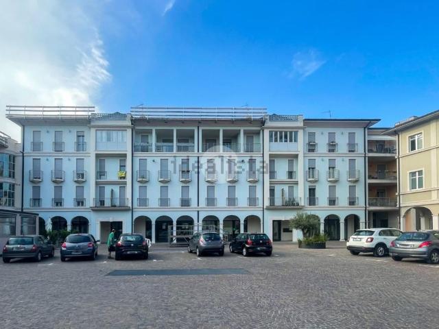 Locale in vendita di 135 m² in Via Alessandro Manzoni, 1