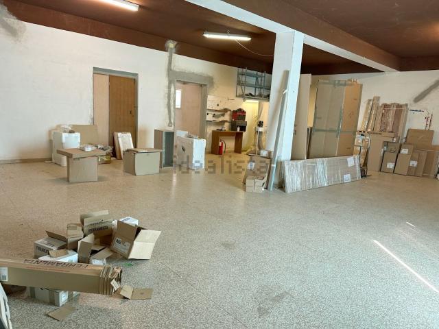 Locale in vendita di 135 m² in Via Bonifica