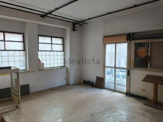 Locale in vendita di 135 m² in Via Pietro Gaona