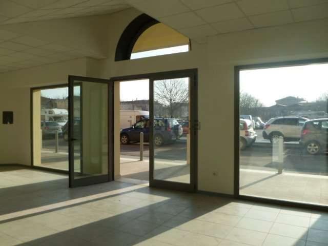 Locale in vendita di 135 m² in Viale Vittorio Veneto
