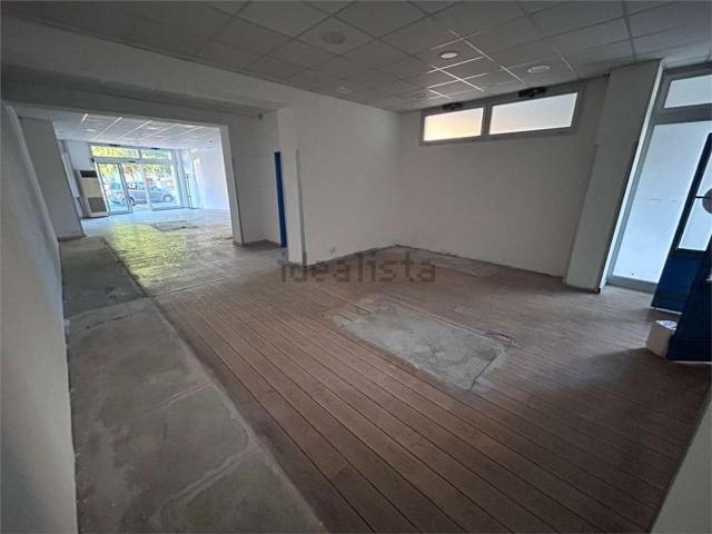 Locale in vendita di 135 m² in Viale della Pace, 1