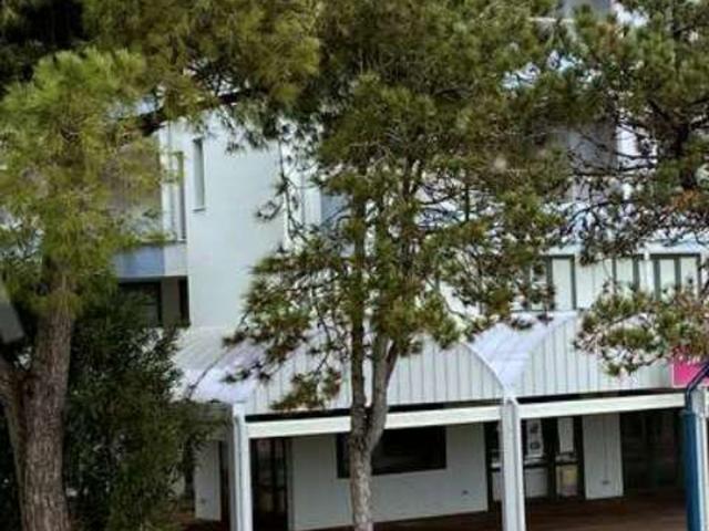 Locale in vendita di 135 m² in Viale Italia, 14