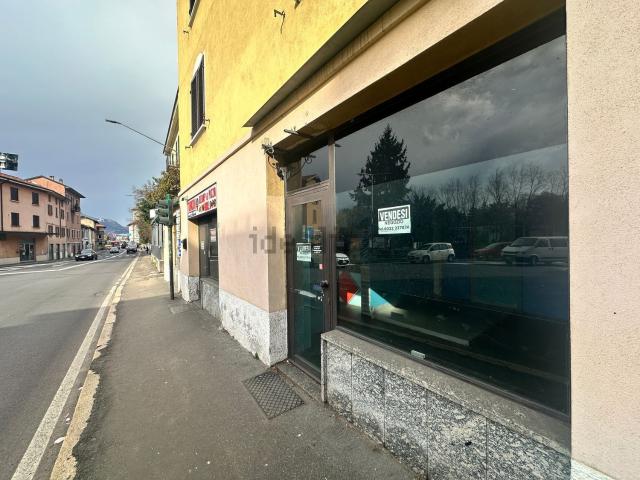 Locale in vendita di 135 m² in Viale Luigi Borri, 47
