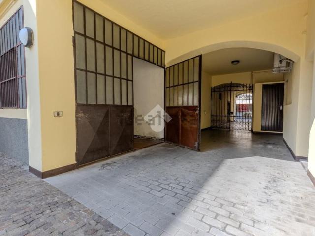 Locale in vendita di 135 m² in Borgo Santa Caterina, 51