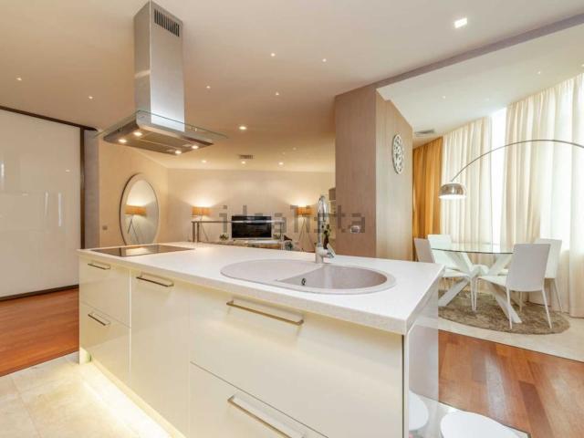Locale in vendita di 136 m² in Via Umberto Nobile