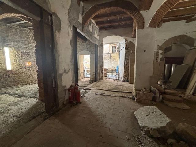 Locale in vendita di 136 m² in Piazza della Passera