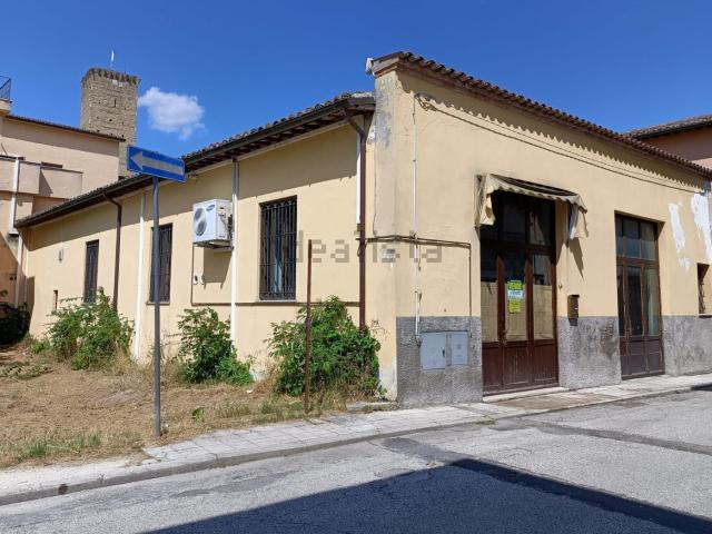 Locale in vendita di 137 m² in Via Mazzini, 1
