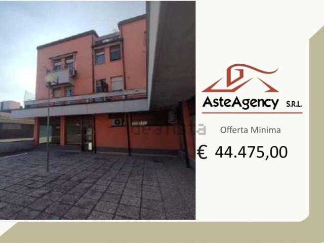 Locale in vendita di 138 m² in Via Gaetano Salvemini, 65