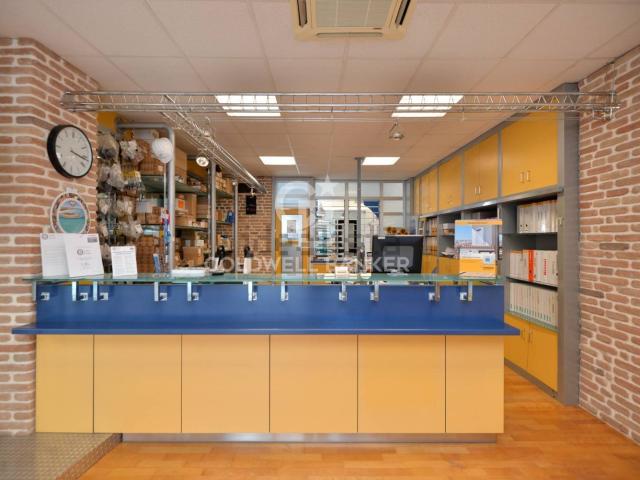 Locale in vendita di 138 m² in Viale Japigia