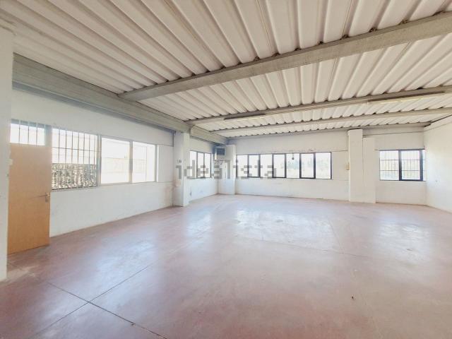 Locale in vendita di 139 m² in Via XXV Aprile