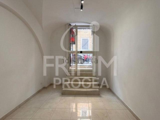 Locale in vendita di 17 m² in Via Carlo Cattaneo