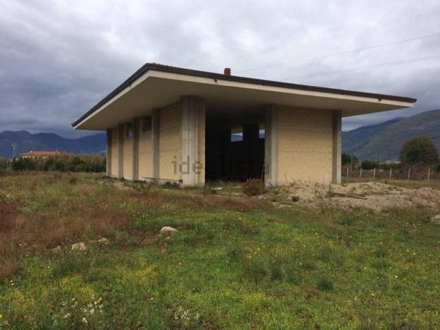 Locale in vendita di 14000 m² in Via del Perito