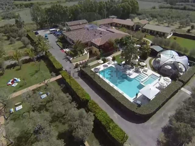 Locale in vendita di 1400 m²