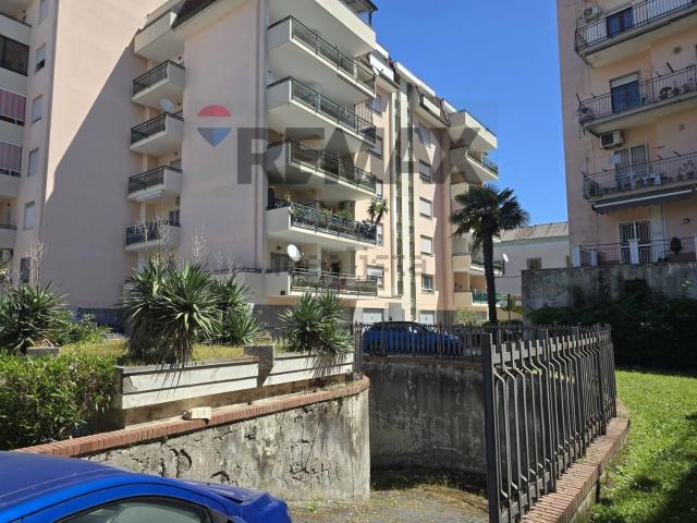 Locale in vendita di 1400 m² in Corso Aldo Moro, 260