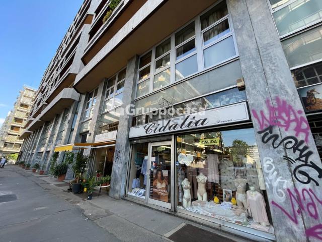 Locale in vendita di 1400 m² in Via Adeodato Ressi, 17