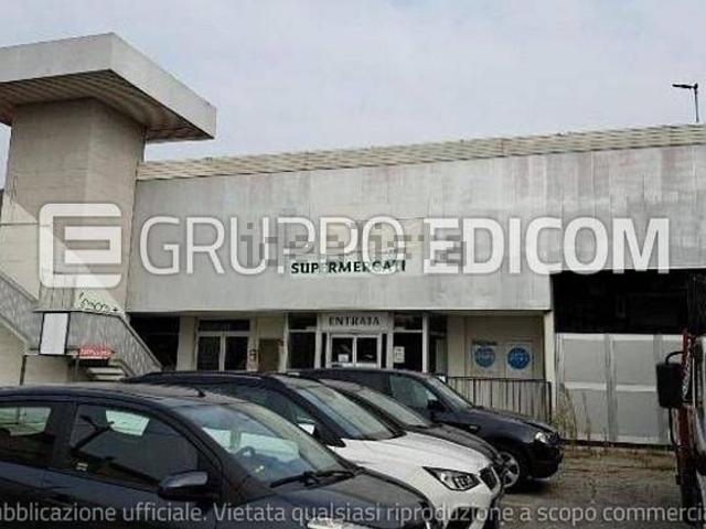 Locale in vendita di 1400 m² in Via dei Negri