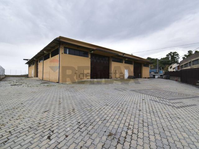 Locale in vendita di 1400 m² in Via Leonardo Sciascia, 1