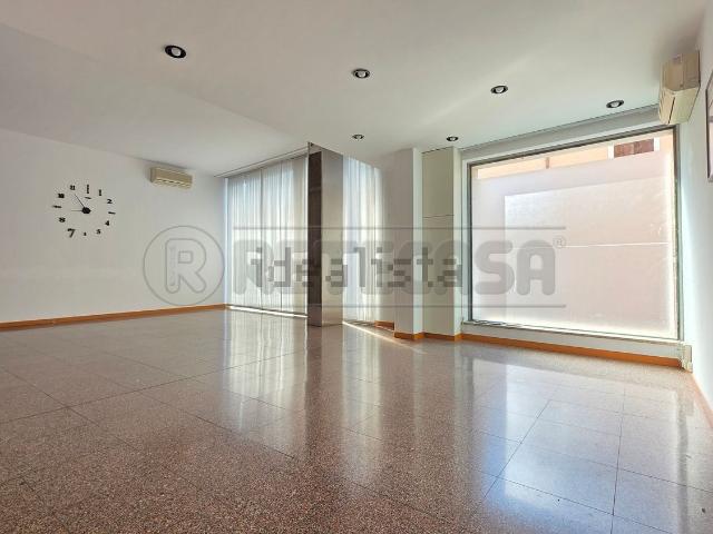 Locale in vendita di 140 m²